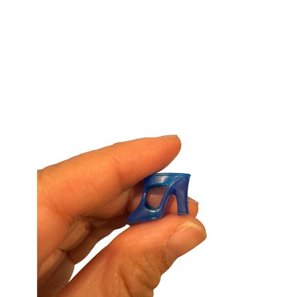 Vintage Barbie Taiwan Doll Shoes Lot – Wedge Heels & single Slippers (1970s–80s) - Picture 4 of 7